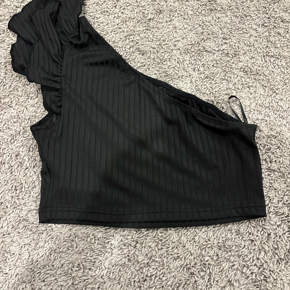 SHEIN Black Ribbed One-Shoulder Crop Top with Ruffle Strap